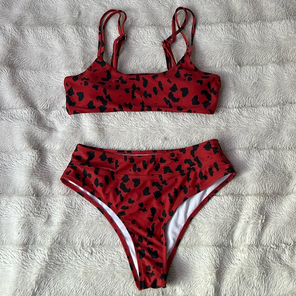 bikini top and bikini bottoms